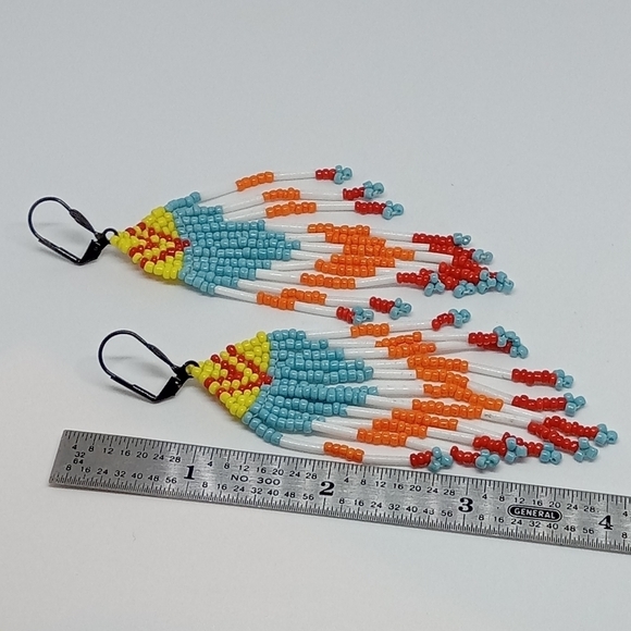 👍 5 for $20 vintage handmade long seed bead native american drop earrings - Picture 2 of 4